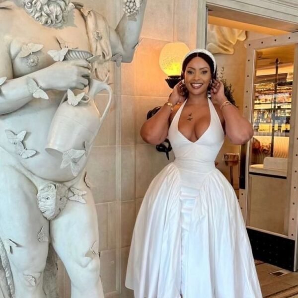 Pretty Ball Gown V Neckline White Satin Evening Dress Prom Dresses BD2527
